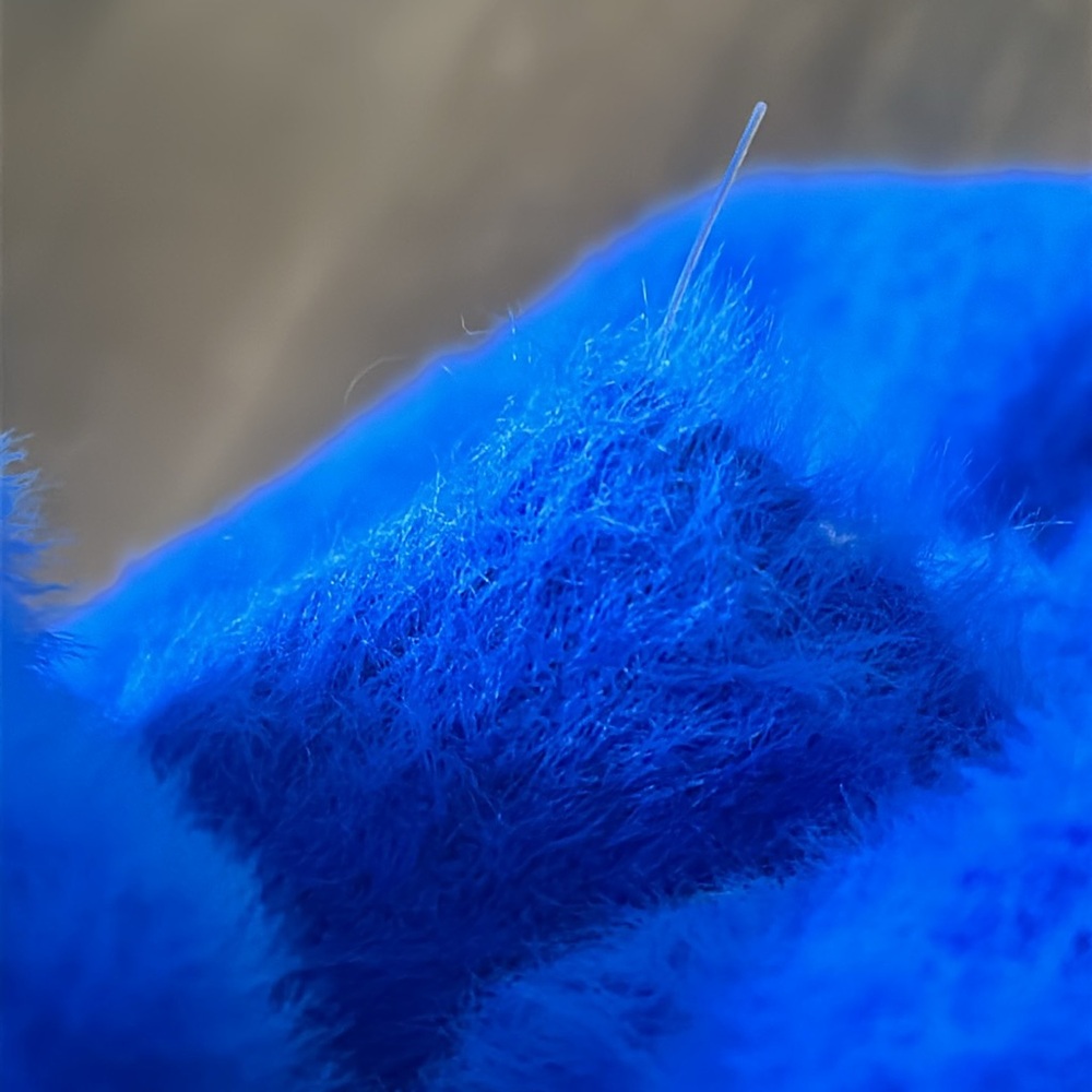 Via Veneto Prato Italia cobalt blue Fuzzy stretchy sweater size fits S/M NWOT - Picture 7 of 7